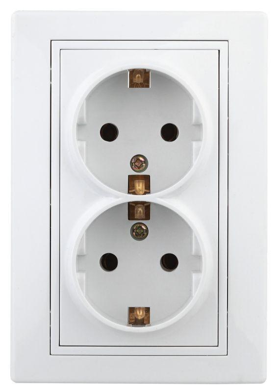 Розетка 2-м СП Plano 1Э-208-01 16А IP20 2х2P+E 250В Schuko с заземл. защ. шторки без лапок бел. Intro Б0053957